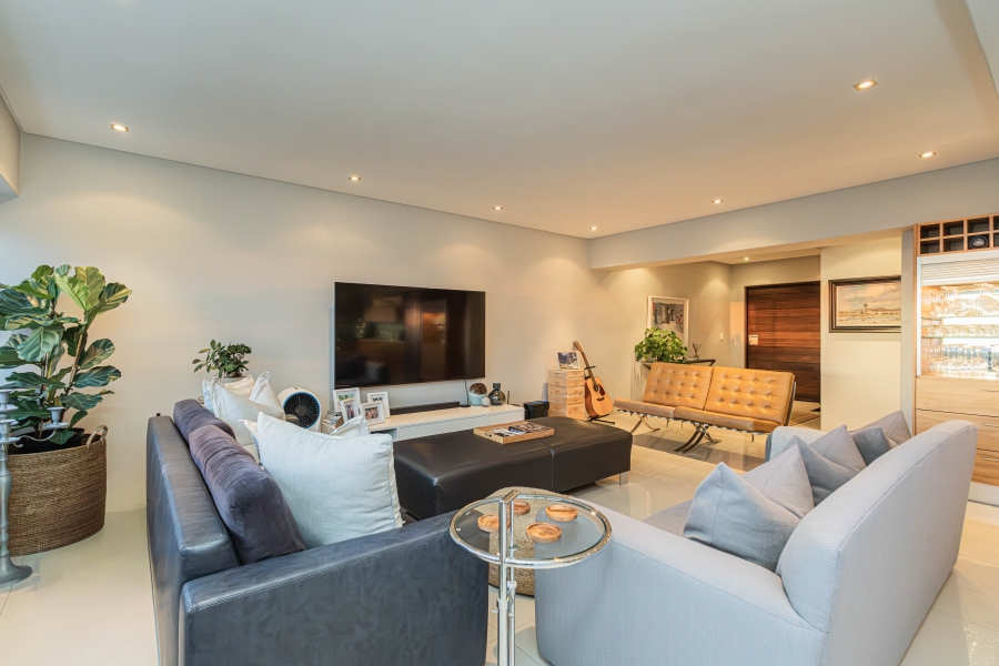 To Let 3 Bedroom Property for Rent in Sea Point Western Cape